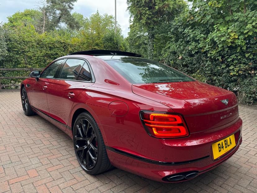 Featured image of 2022 Bentley Flying Spur